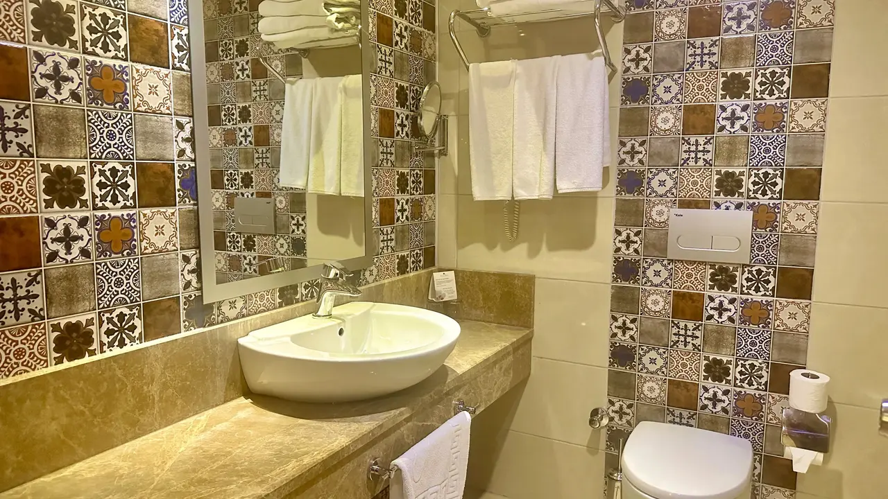 BLUE WAVE SUITE HOTEL