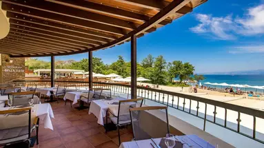 Blue Waves Resort
