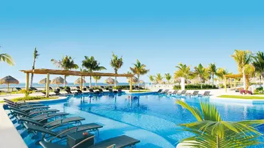 BlueBay Grand Esmeralda