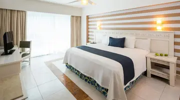BlueBay Grand Esmeralda