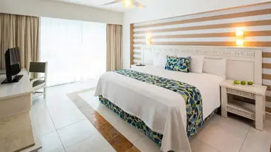 BlueBay Grand Esmeralda