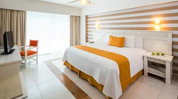 BlueBay Grand Esmeralda