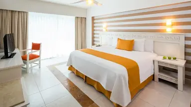 BlueBay Grand Esmeralda