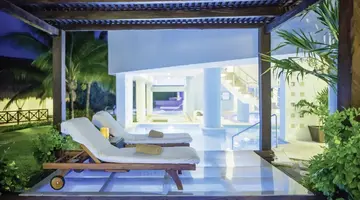 BlueBay Grand Esmeralda