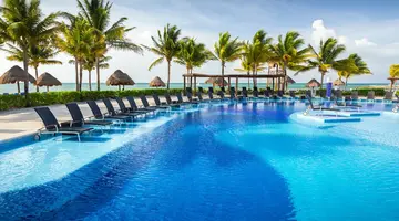 BlueBay Grand Esmeralda