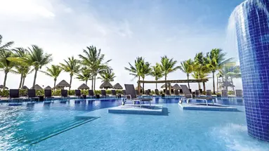 BlueBay Grand Esmeralda