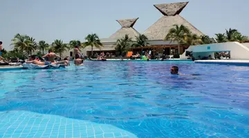 BlueBay Grand Esmeralda