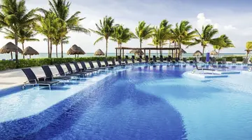 BlueBay Grand Esmeralda