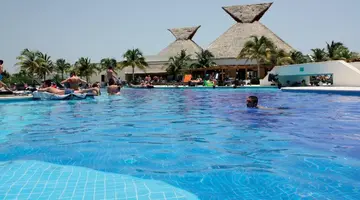 BlueBay Grand Esmeralda