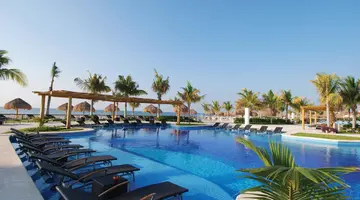 Bluebay Grand Esmeralda