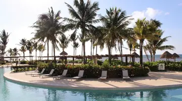 BlueBay Grand Esmeralda