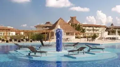 BlueBay Grand Esmeralda