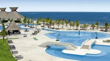 BlueBay Grand Esmeralda