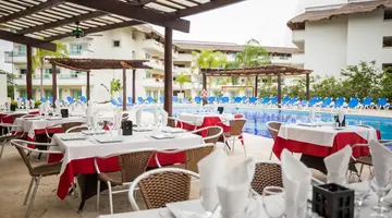 BlueBay Grand Esmeralda