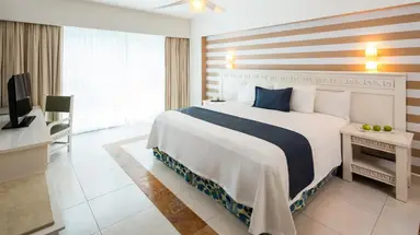 BlueBay Grand Esmeralda