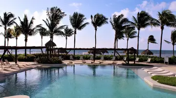 Bluebay Grand Esmeralda