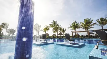 BlueBay Grand Esmeralda