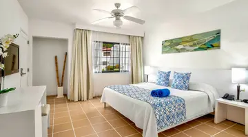 BlueBay Villas Doradas
