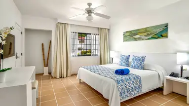 BlueBay Villas Doradas