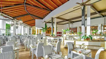 BlueBay Villas Doradas