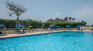 BM Beach Hotel