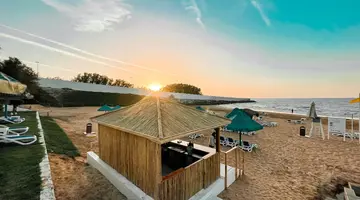BM BEACH HOTEL