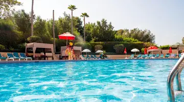 BM Beach Hotel