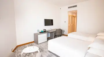 BM BEACH HOTEL