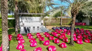 BM BEACH HOTEL