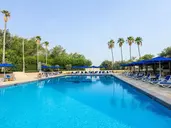 BM Beach Hotel