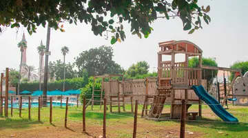 BM BEACH HOTEL