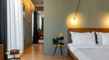 Bob W Athens Eolou