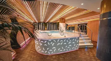 BOHEMIA SUITES & SPA (ADULTS ONLY 18+)