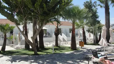 Bohemian Gardens Hotel