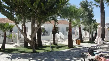 Bohemian Gardens Hotel