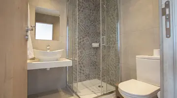 BOHEMIAN GARDENS HOTEL