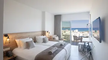 BOHEMIAN GARDENS HOTEL