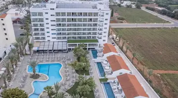 Bohemian Gardens Hotel
