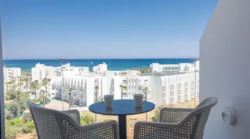 BOHEMIAN GARDENS HOTEL