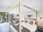 BOHEMIAN GARDENS HOTEL