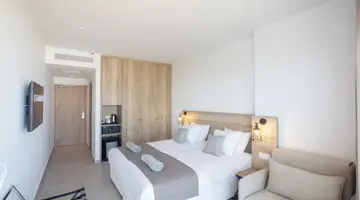 BOHEMIAN GARDENS HOTEL