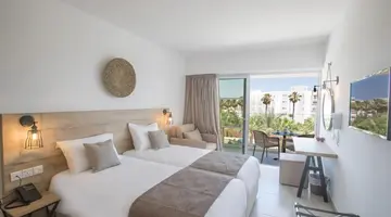 BOHEMIAN GARDENS HOTEL