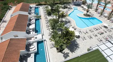 BOHEMIAN GARDENS HOTEL