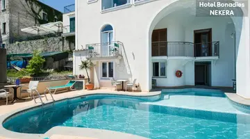 BONADIES HOTEL