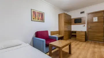 Bonapart Sealine Hotel