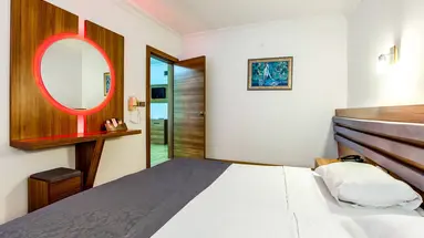 Bonapart Sealine Hotel