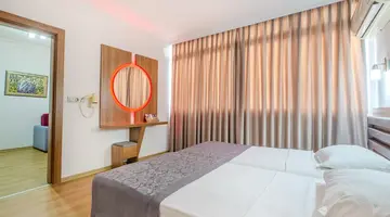 Bonapart Sealine Hotel