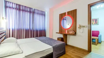 Bonapart Sealine Hotel