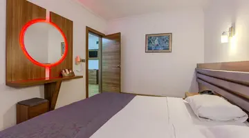 Bonapart Sealine Hotel