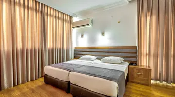 Bonapart Sealine Hotel